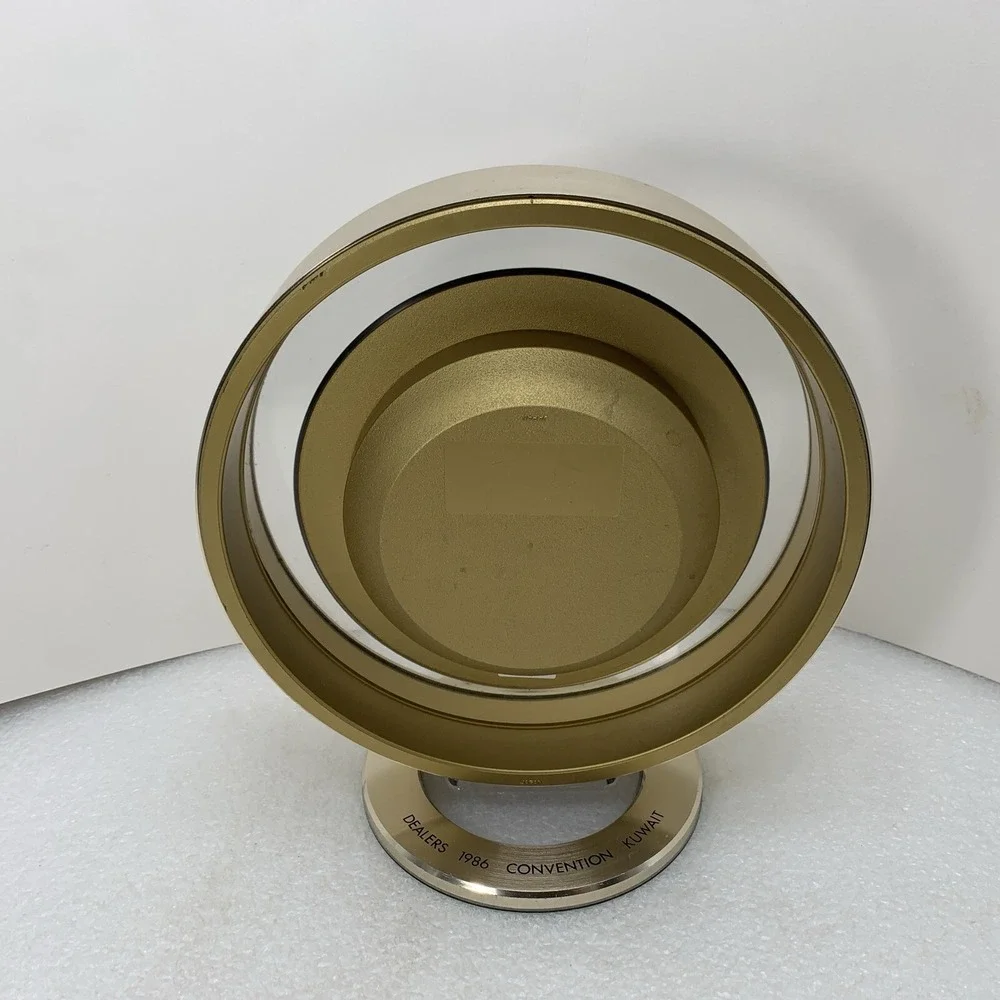 Yaas Alba Quartz Round Glass & Plastic 1986 Dealers Convention Kuwait Desk Clock